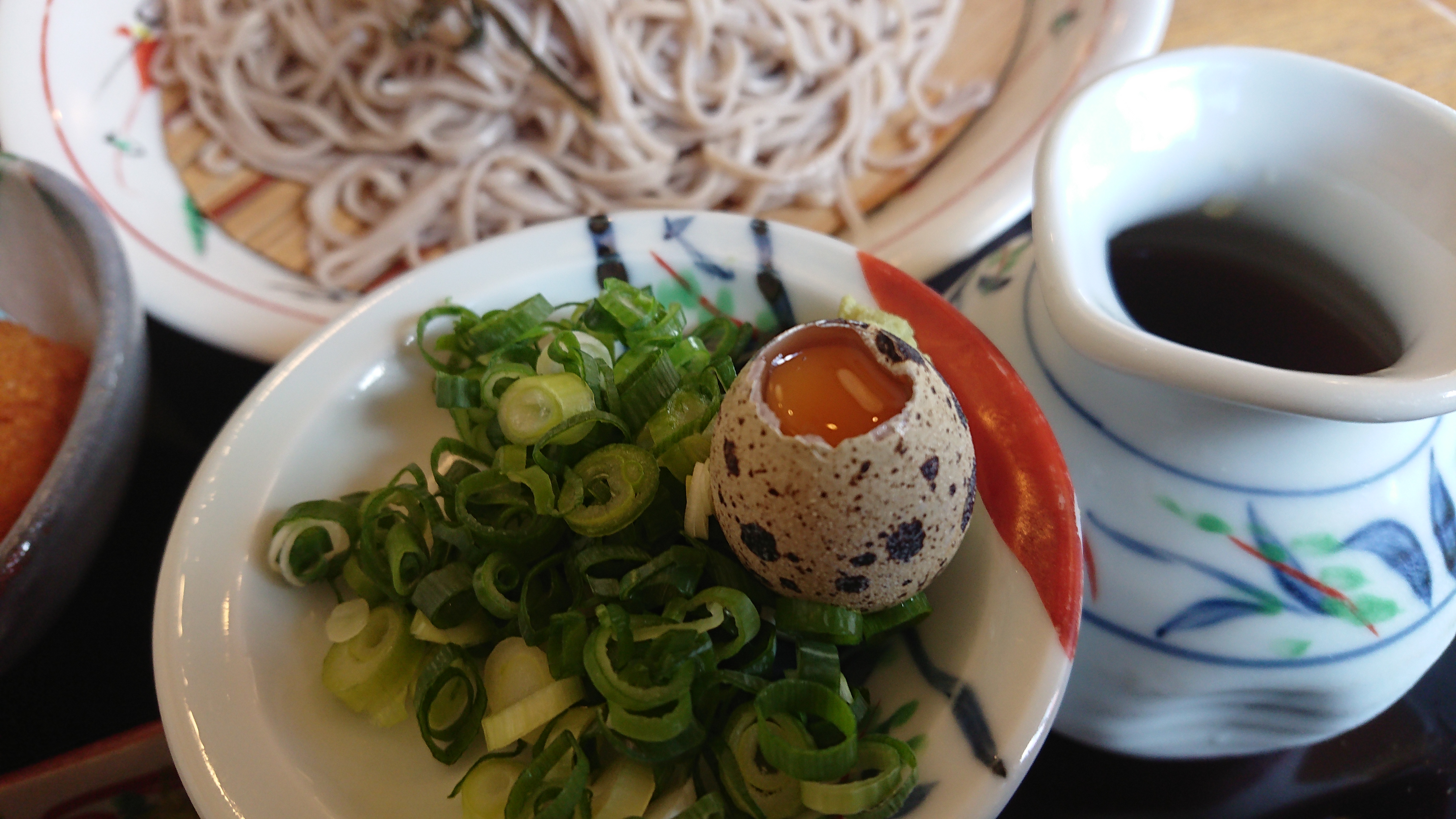 昼食のおそばのうずら